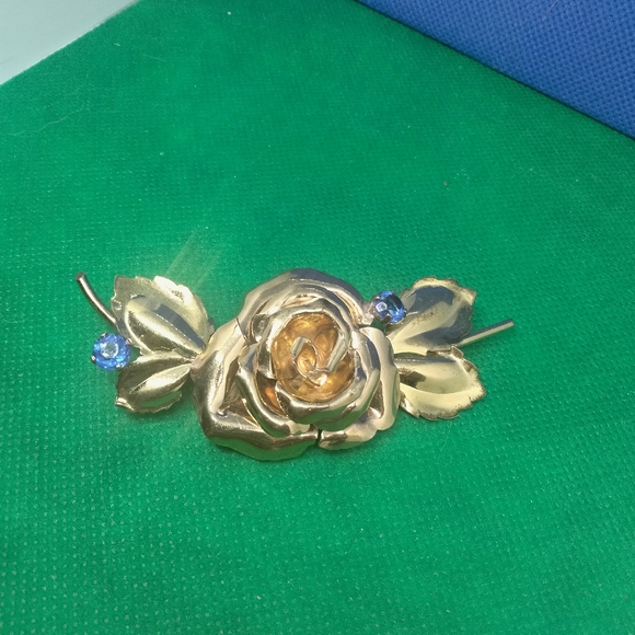 Dorsons rose brooch with Blue rhinestones - Picture 2 of 4